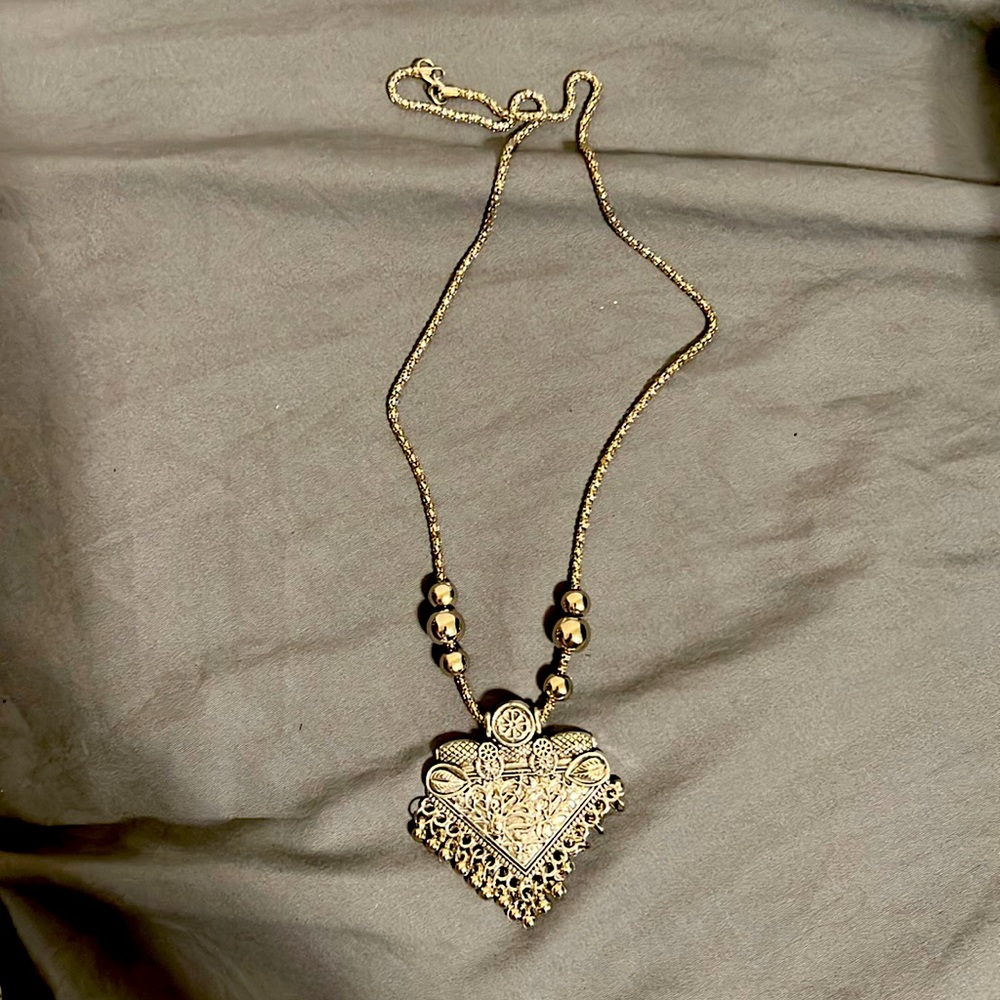 Elegant necklace